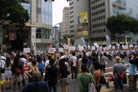 多くの人で賑わう渋谷の街